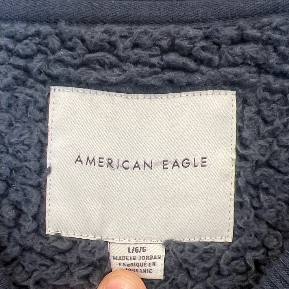 American Eagle Outfitters Navy and Cream Sherpa  Sweater size large. - Picture 3 of 6